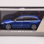 Audi RS6 C6 Sepang Azul Minichamps 1:43 - image 4 of 4