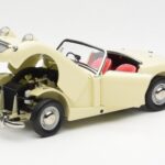 Austin-Healey Sprite Mk I Open Old English Blanco Kyosho 1:18 08953EW - image 2 of 8