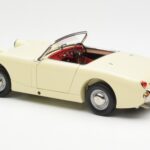 Austin-Healey Sprite Mk I Open Old English Blanco Kyosho 1:18 08953EW - image 7 of 8