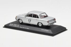 BMW 2000 Ti #17 J. Ickx / C. van Ophem Winners 24 Hours of Spa 1966 Minichamps 1:43 400662517 Metal - imagen 3 de 4