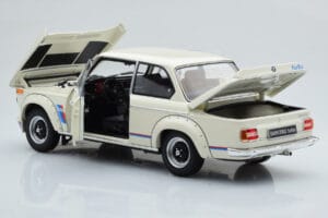 BMW 2002 Turbo Blanco Kyosho 1:18 08544W Metal - imagen 3 de 8