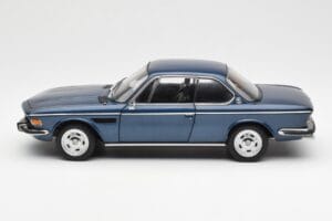 BMW 3.0 CSi E9 Azul Metálico AUTOart 1:18 70672 Metal - imagen 4 de 8