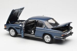 BMW 3.0 CSi E9 Azul Metálico AUTOart 1:18 70672 Metal - imagen 5 de 8
