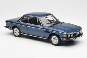 BMW 3.0 CSi E9 Azul Metálico AUTOart 1:18 70672 Metal - imagen 6 de 8