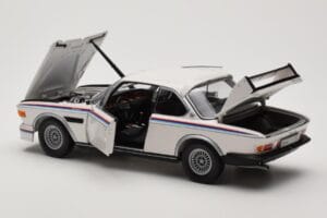 BMW 3.0 CSL E9 Blanco Heritage Edition Minichamps 1:18 80432411550 Metal - imagen 5 de 8