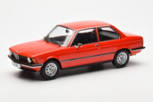 BMW 318 E21 Rojo KK-Scale 1:18 KKDC180041