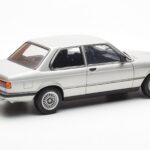 BMW 323i E21 Aspen Plata AUTOart 1:18 - image 3 of 8