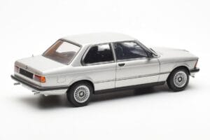 BMW 323i E21 Aspen Plata AUTOart 1:18 80430433552 Metal - imagen 3 de 8