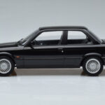 BMW 325i E30 Negro Norev 1:18 - image 3 of 6