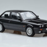 BMW 325i E30 Negro Norev 1:18 - image 4 of 6