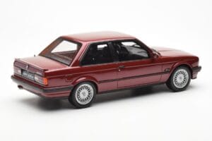 BMW 325i E30 Bordeaux Metallic Otto 1:18 OT102 Resina - imagen 2 de 6