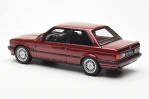 BMW 325i E30 Bordeaux Metallic Otto 1:18 OT102 Resina - imagen 5 de 6