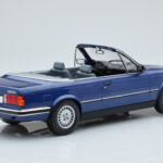 BMW 325i E30 Descapotable Azul MCG 1:18 - image 2 of 5