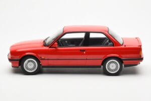 BMW 325i E30 Rojo Norev 1:18 183202 Metal - imagen 3 de 6