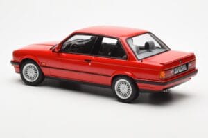 BMW 325i E30 Rojo Norev 1:18 183202 Metal - imagen 5 de 6