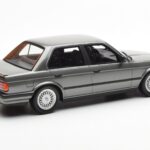 BMW 325i E30 Berlina Dolphin Gris Otto 1:18 - image 2 of 6
