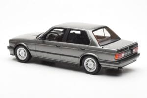 BMW 325i E30 Berlina Dolphin Gris Otto 1:18 OT819 Resina - imagen 5 de 6