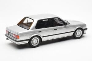 BMW 325i E30 Plata Otto 1:18 OT912 Resina - imagen 2 de 6