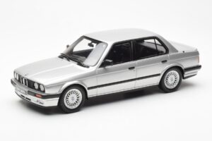 BMW 325i E30 Plata Otto 1:18 OT912