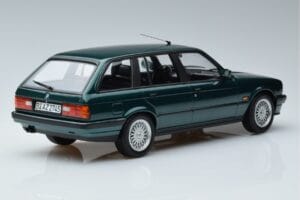BMW 325i E30 Touring Verde Metálico Norev 1:18 183219 Metal - imagen 2 de 6