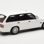 BMW 325i E30 Touring M Package Blanco Otto 1:18 - image 2 of 5