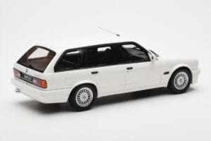 BMW 325i E30 Touring M Package Blanco Otto 1:18 OT238 Resina - imagen 2 de 5