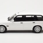 BMW 325i E30 Touring M Package Blanco Otto 1:18 - image 3 of 5