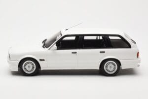 BMW 325i E30 Touring M Package Blanco Otto 1:18 OT238 Resina - imagen 3 de 5