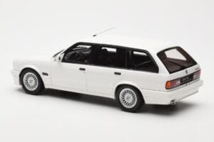 BMW 325i E30 Touring M Package Blanco Otto 1:18 OT238 Resina - imagen 4 de 5