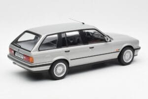 BMW 325i E30 Touring Plata Norev 1:18 183216 Metal - imagen 2 de 6