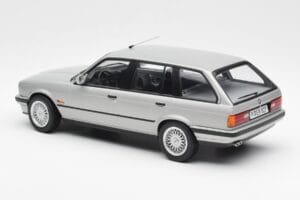 BMW 325i E30 Touring Plata Norev 1:18 183216 Metal - imagen 5 de 6