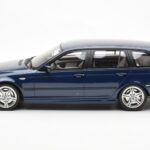 BMW 330i E46 Touring Azul Otto 1:18 - image 3 of 6