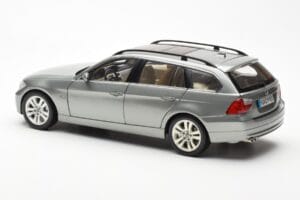 BMW 330i E91 Touring Gris Metallic Kyosho 1:18 80430394359 Metal - imagen 7 de 8