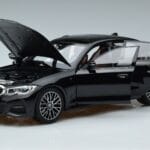 BMW 330i G20 Negro Metálico Norev 1:18 183277 Metal - image 2 of 7