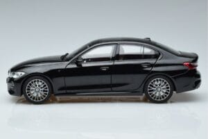 BMW 330i G20 Negro Metálico Norev 1:18 183277 Metal - imagen 4 de 7