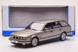 BMW 530i E34 Touring Gris Metalizado MCG 1:18 MCG18330 Metal - imagen 6 de 6