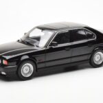 BMW 540i E34 Negro Metallic MCG 1:18