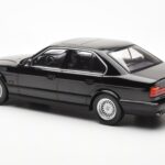 BMW 540i E34 Negro Metallic MCG 1:18 - image 5 of 6