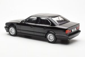 BMW 540i E34 Negro Metallic MCG 1:18 MCG18157 Metal - imagen 5 de 6