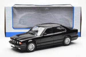 BMW 540i E34 Negro Metallic MCG 1:18 MCG18157 Metal - imagen 6 de 6
