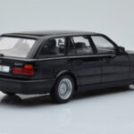 BMW 540i E34 Touring Negro Metalizado MCG 1:18 - image 2 of 6