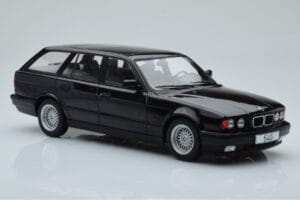 BMW 540i E34 Touring Negro Metalizado MCG 1:18 MCG18329 Metal - imagen 4 de 6