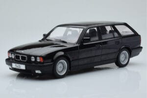 BMW 540i E34 Touring Negro Metalizado MCG 1:18 MCG18329