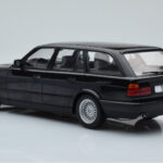 BMW 540i E34 Touring Negro Metalizado MCG 1:18 - image 5 of 6