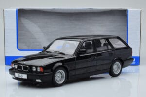 BMW 540i E34 Touring Negro Metalizado MCG 1:18 MCG18329 Metal - imagen 6 de 6
