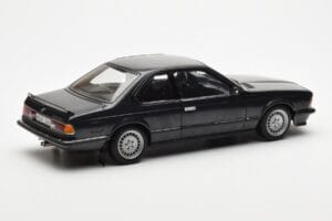 BMW 635 CSi E24 Diamant Negro Metálico AUTOart 1:18 70521 Metal - imagen 3 de 8