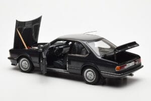 BMW 635 CSi E24 Diamant Negro Metálico AUTOart 1:18 70521 Metal - imagen 5 de 8