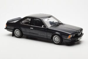 BMW 635 CSi E24 Diamant Negro Metálico AUTOart 1:18 70521 Metal - imagen 6 de 8