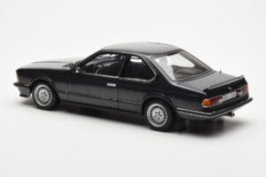 BMW 635 CSi E24 Diamant Negro Metálico AUTOart 1:18 70521 Metal - imagen 7 de 8