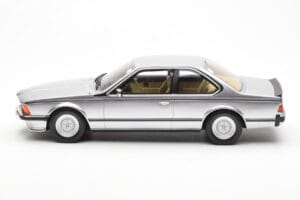 BMW 635 CSi E24 Plata Otto 1:18 OT313 Resina - imagen 3 de 6